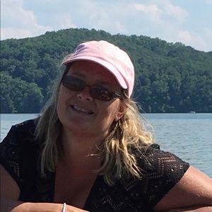 Meet your Posher, Angie